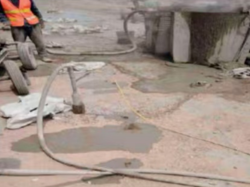 象山水泥混凝土路面板底注浆技术 路面脱空注浆整治方案